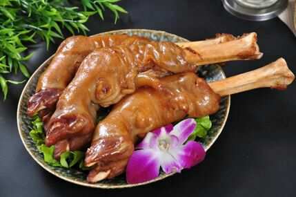 酱羊蹄